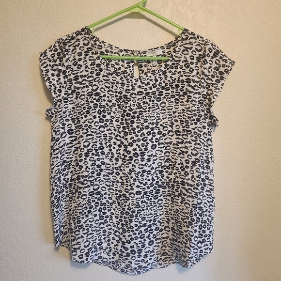 EUC JOIE WOMEN'S RANCHER LIP LEOPARD PRINT 100% SILK BLOUSE SIZE SMALL - Picture 3 of 9